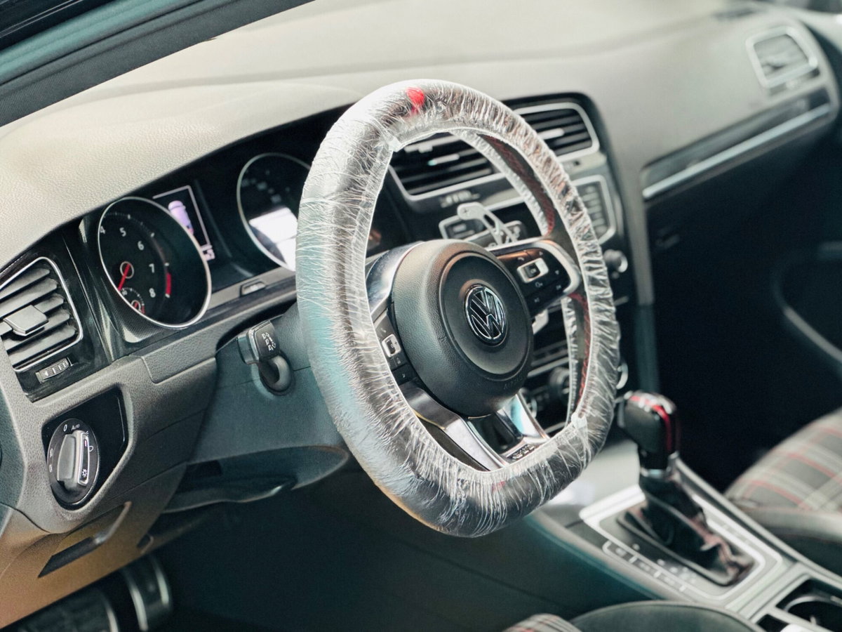 Volkswagen Golf GTI Performance 2.0 TSI DSG 5p. BlueMotion Technology (9)