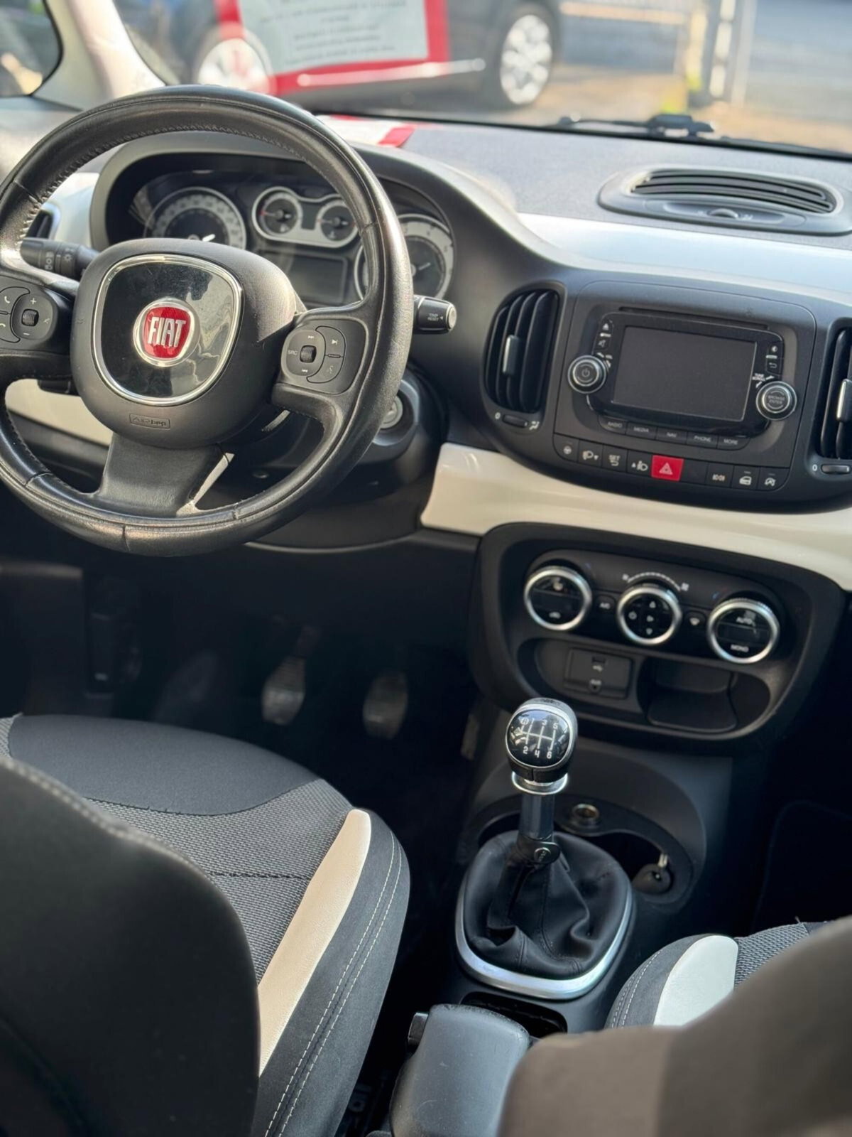 Fiat 500L 1.6 Multijet 105 CV Trekking (8)