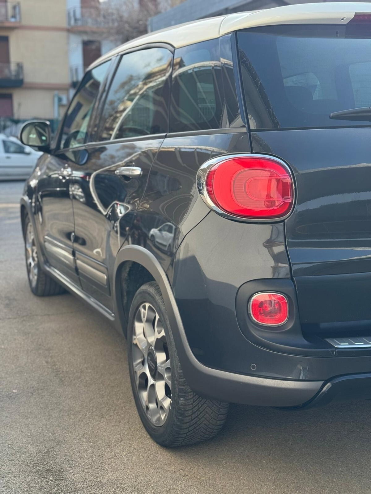 Fiat 500L 1.6 Multijet 105 CV Trekking (9)