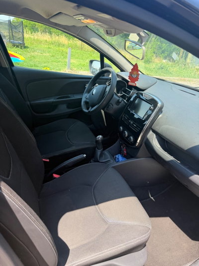 Renault Clio 1.2 75CV 5 porte Live (14)