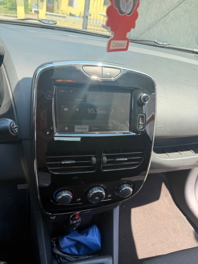 Renault Clio 1.2 75CV 5 porte Live (17)