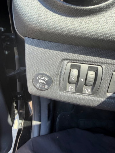 Renault Clio 1.2 75CV 5 porte Live (18)