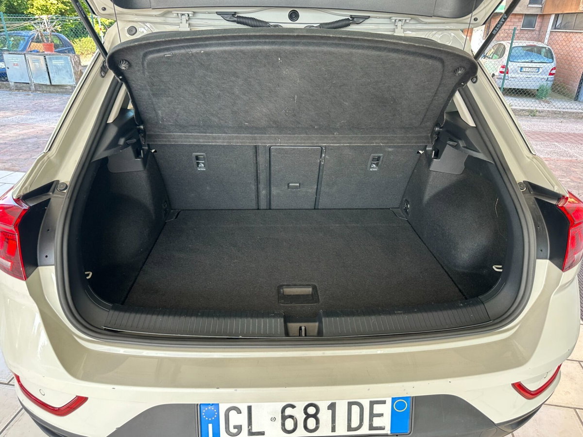Volkswagen T-Roc 1.0 TSI Life (10)