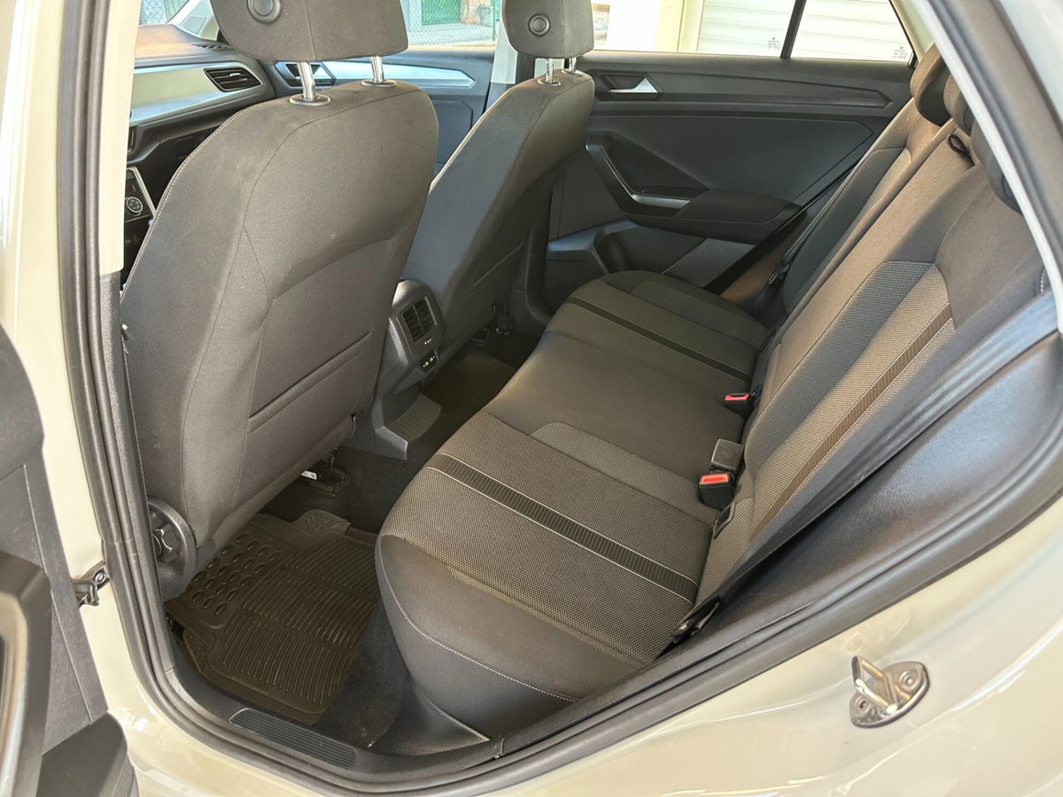 Volkswagen T-Roc 1.0 TSI Life (13)