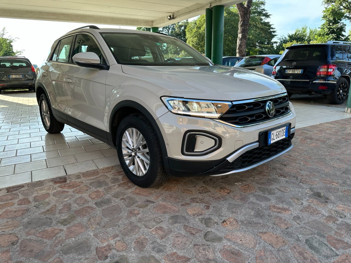 Volkswagen T-Roc 1.0 TSI Life (3)