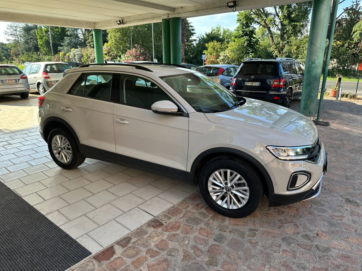 Volkswagen T-Roc 1.0 TSI Life (4)