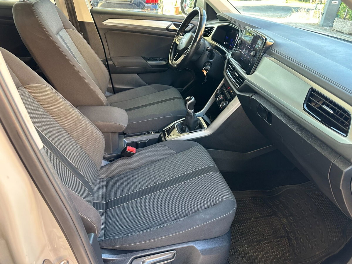Volkswagen T-Roc 1.0 TSI Life (5)