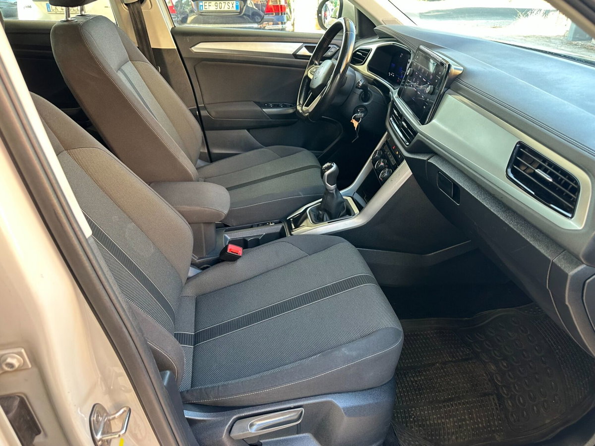 Volkswagen T-Roc 1.0 TSI Life (6)