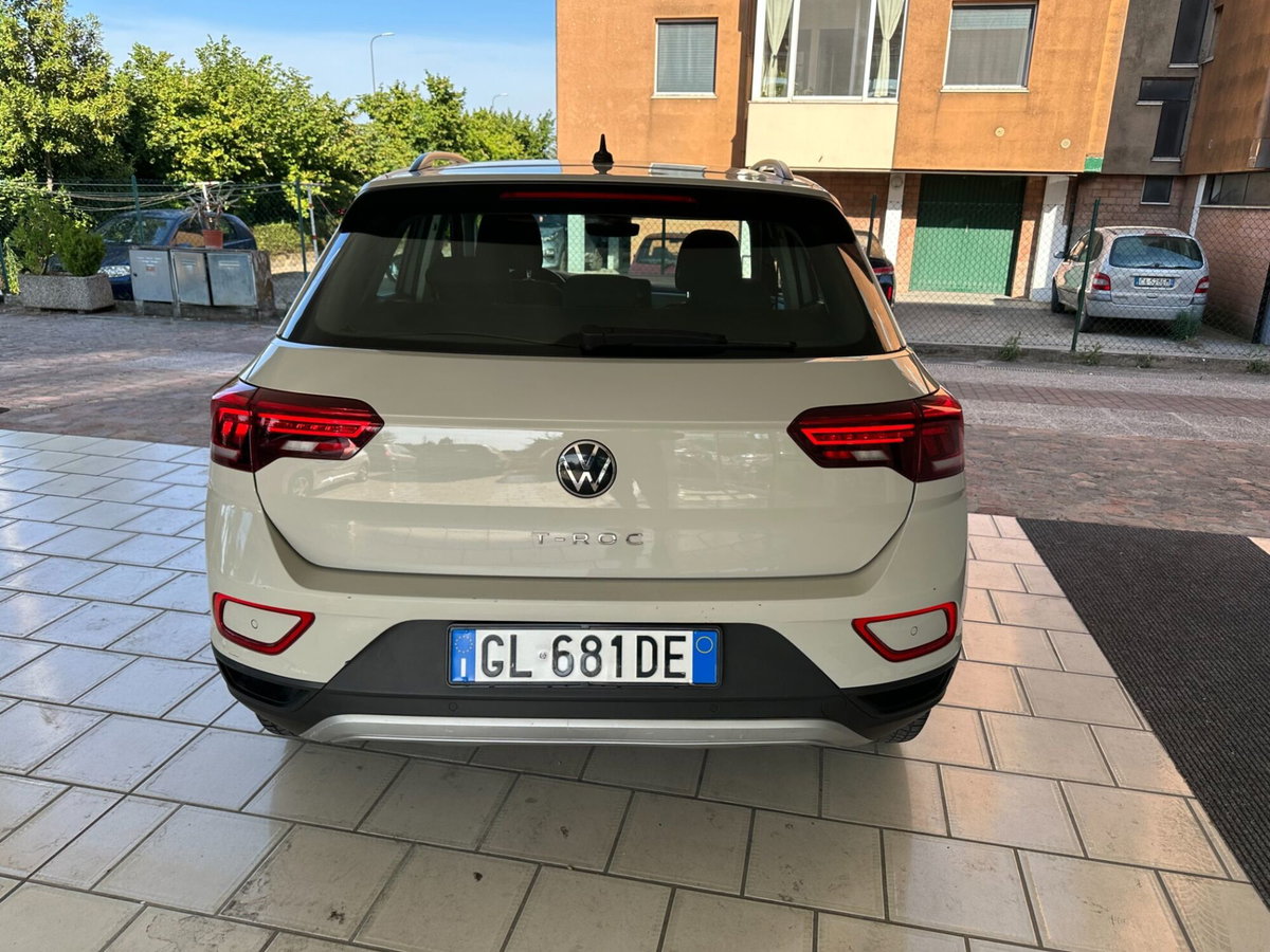 Volkswagen T-Roc 1.0 TSI Life (9)