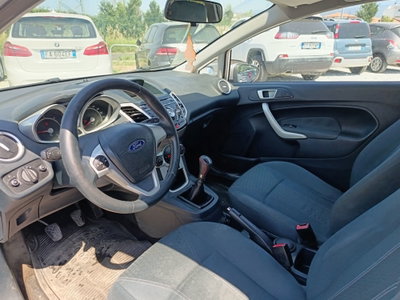 Ford Fiesta 1.4 TDCi 70CV 3 porte Titanium (9)