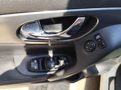 Nissan Qashqai 1.5 dCi N-Connecta (10)