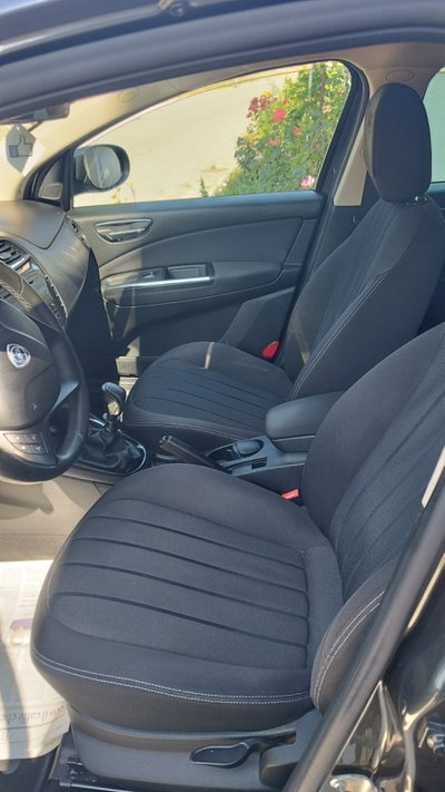 Lancia Delta 1.6 MJT DPF 105 CV Gold (8)