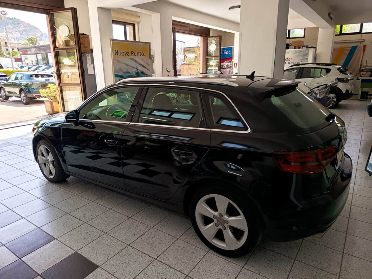 Audi A3 Sportback 2.0 TDI 150 CV clean diesel Attraction (11)