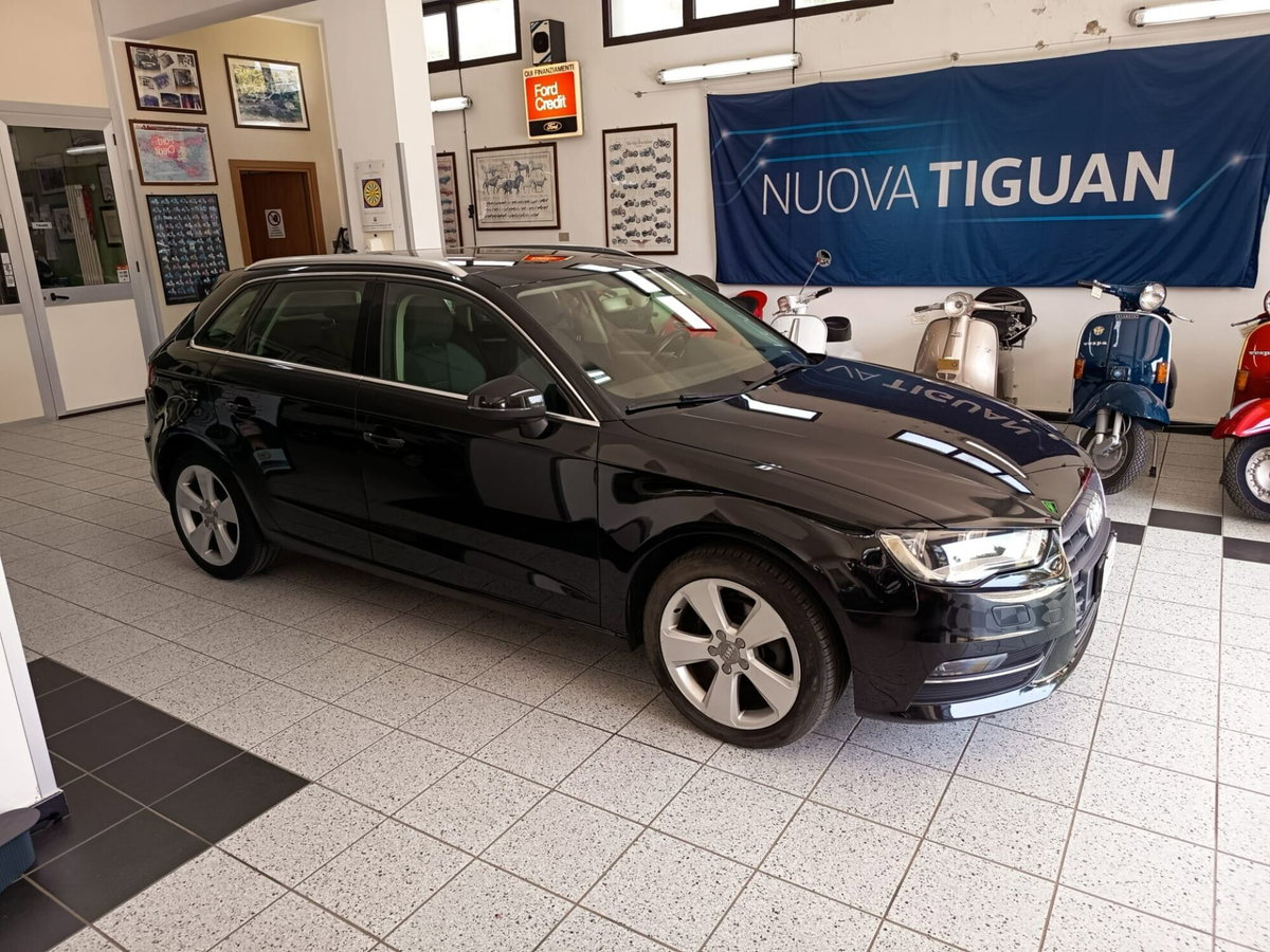 Audi A3 Sportback 2.0 TDI 150 CV clean diesel Attraction (2)