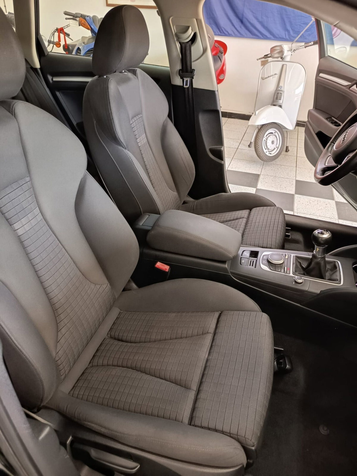 Audi A3 Sportback 2.0 TDI 150 CV clean diesel Attraction (5)