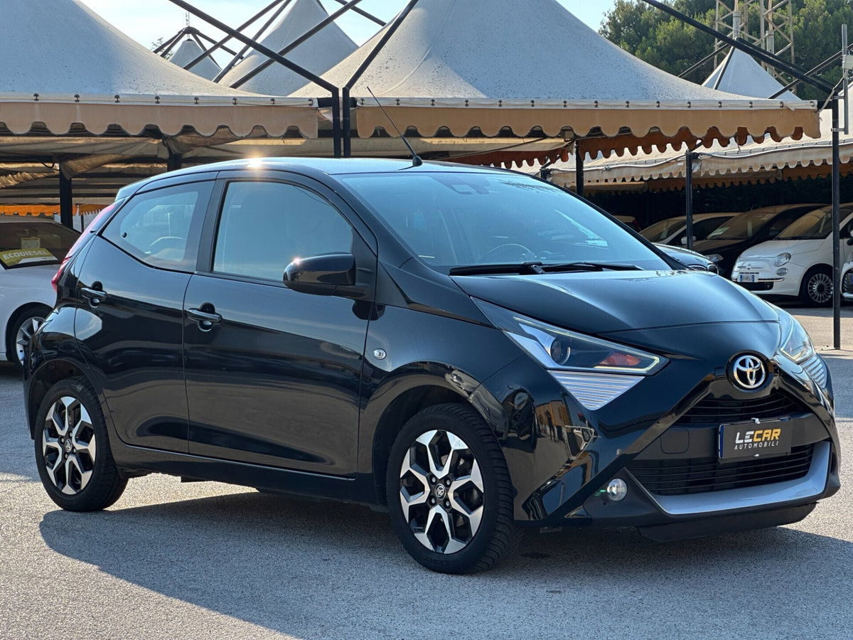 Toyota Aygo Connect 1.0 VVT-i 72 CV 5 porte x-fun