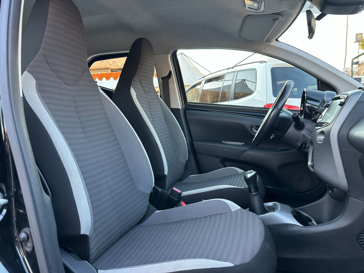 Toyota Aygo Connect 1.0 VVT-i 72 CV 5 porte x-fun (14)