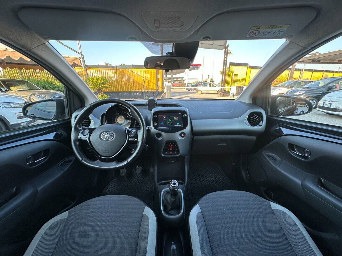 Toyota Aygo Connect 1.0 VVT-i 72 CV 5 porte x-fun (16)