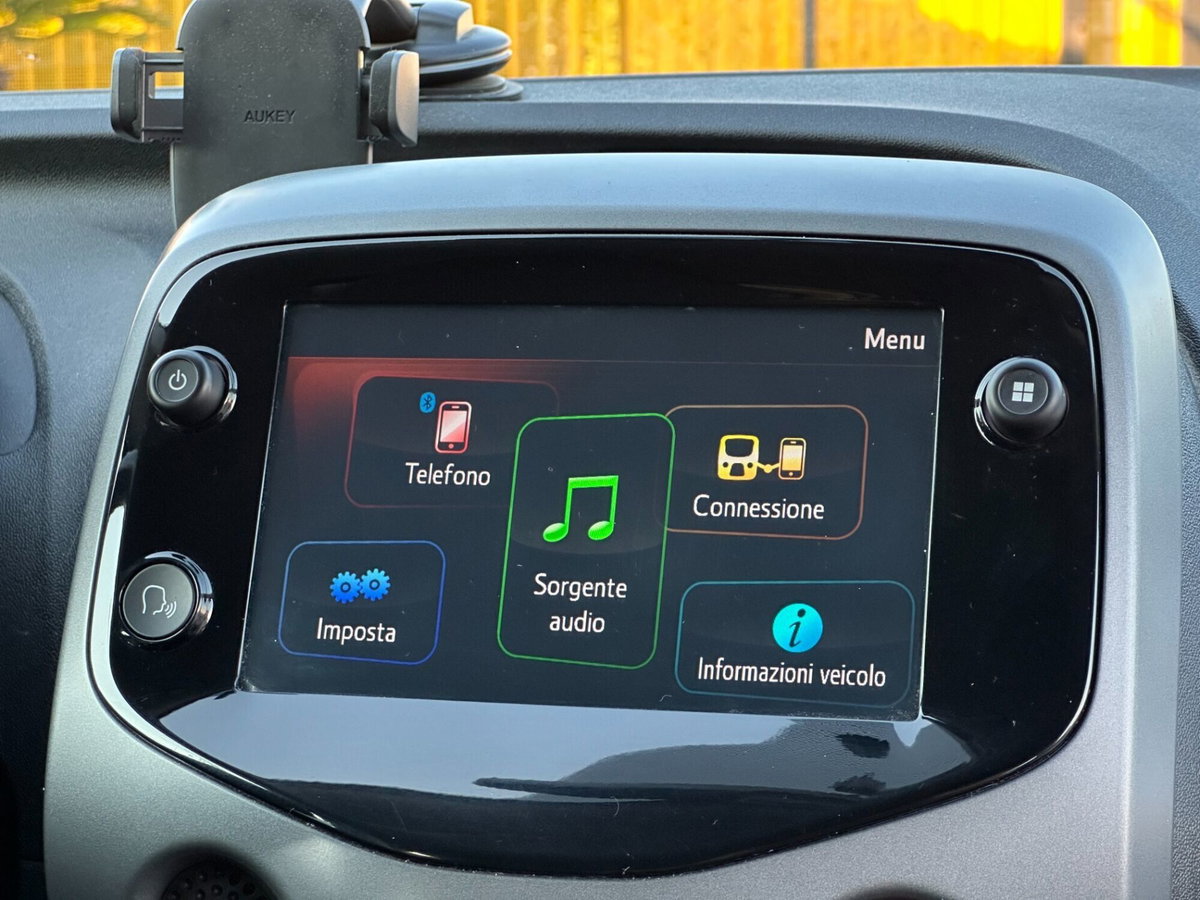 Toyota Aygo Connect 1.0 VVT-i 72 CV 5 porte x-fun (19)
