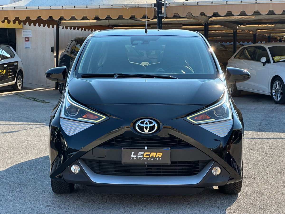 Toyota Aygo Connect 1.0 VVT-i 72 CV 5 porte x-fun (2)