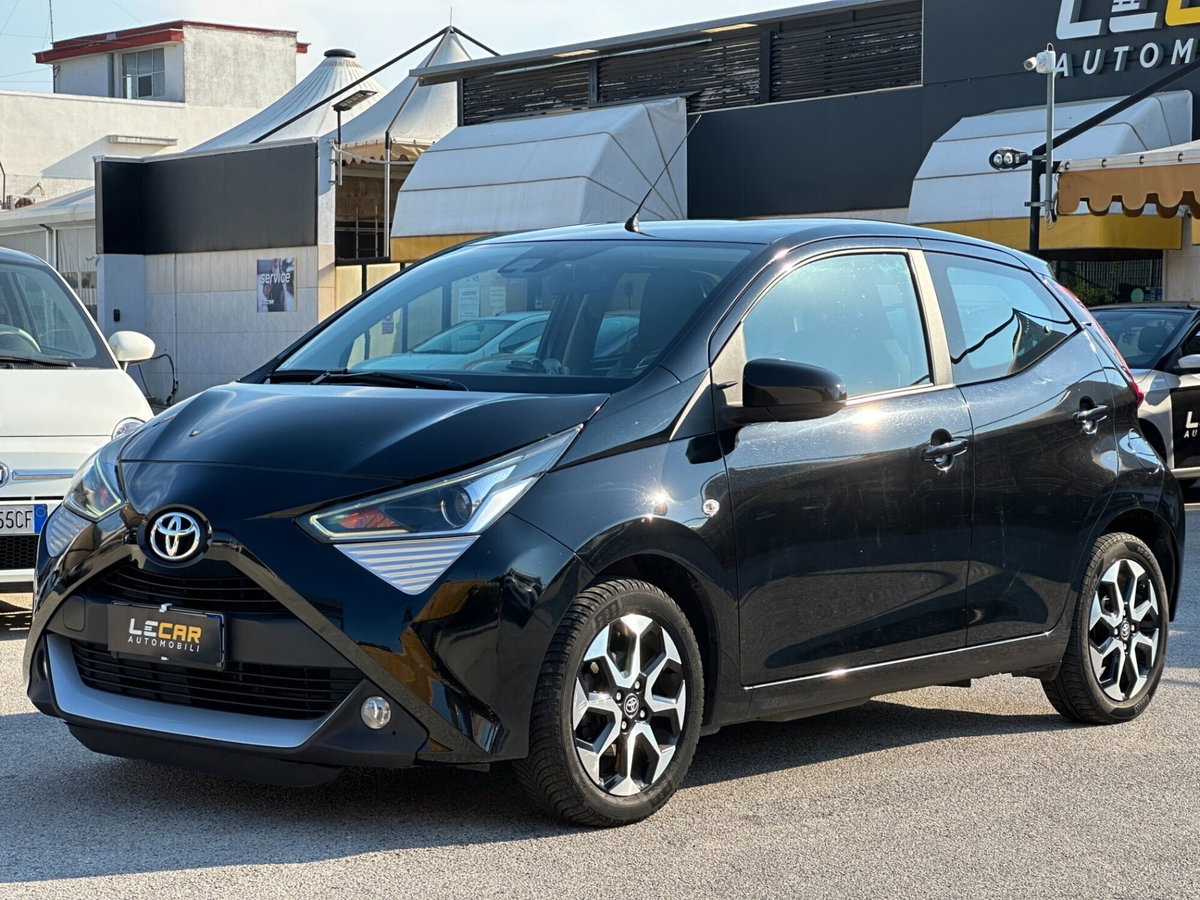 Toyota Aygo Connect 1.0 VVT-i 72 CV 5 porte x-fun (3)