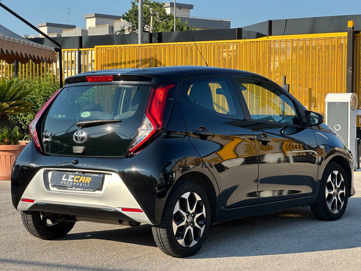 Toyota Aygo Connect 1.0 VVT-i 72 CV 5 porte x-fun (5)