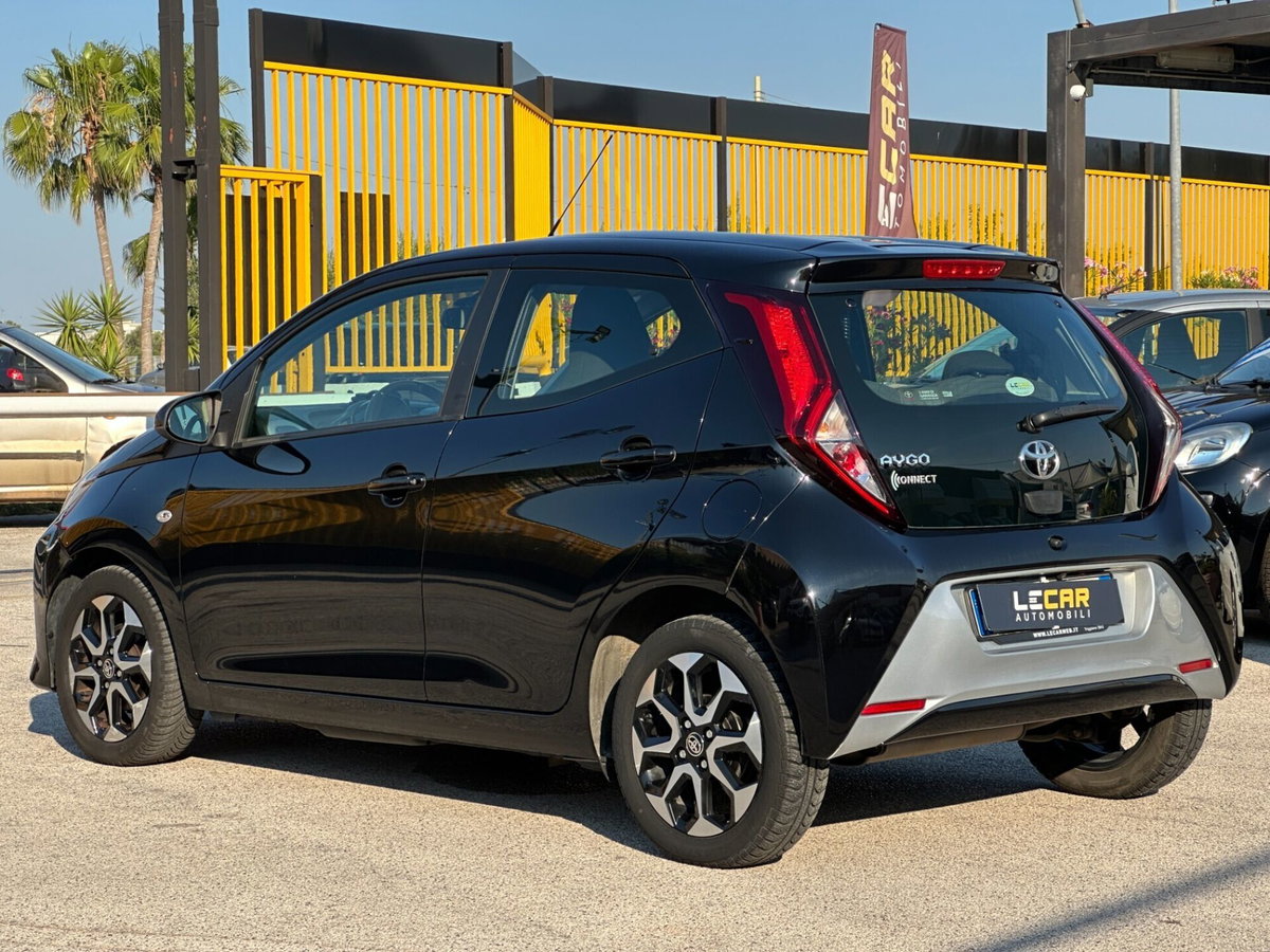 Toyota Aygo Connect 1.0 VVT-i 72 CV 5 porte x-fun (7)