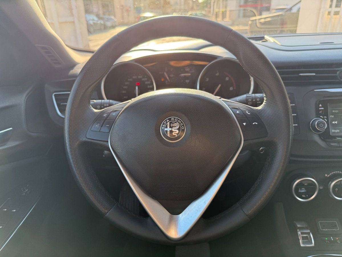 Alfa Romeo Giulietta 1.6 JTDm Ti 120cv (10)