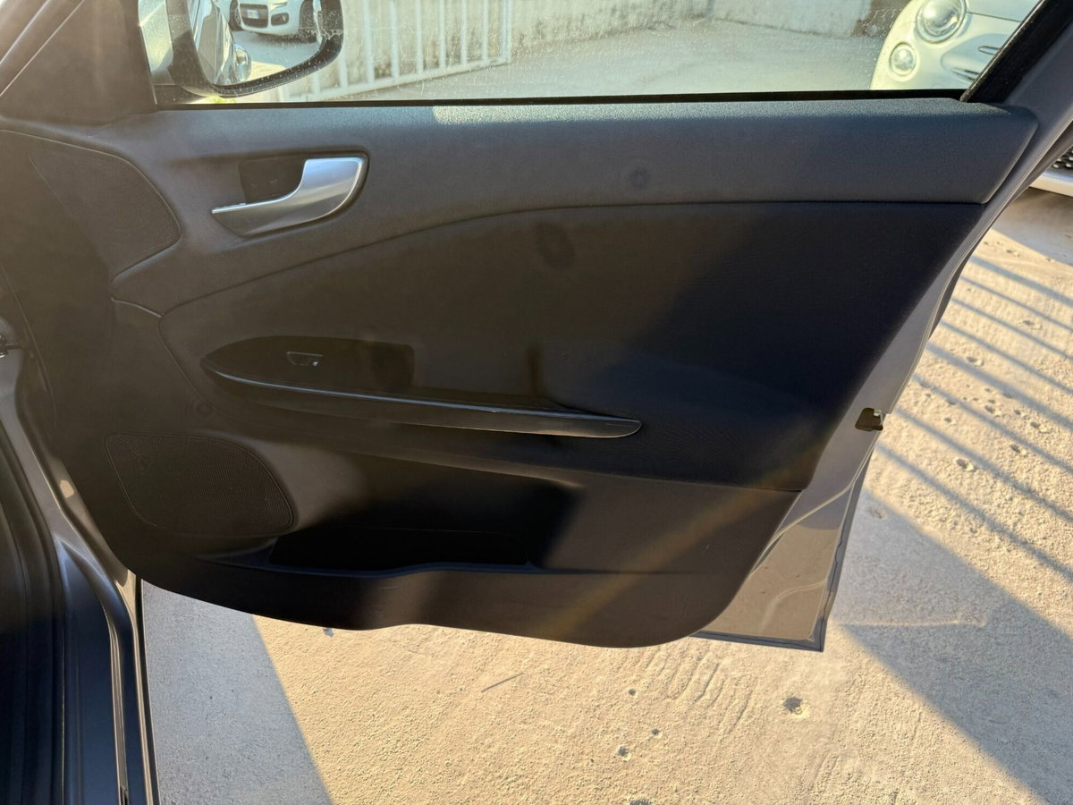 Alfa Romeo Giulietta 1.6 JTDm Ti 120cv (15)