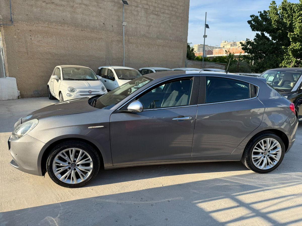Alfa Romeo Giulietta 1.6 JTDm Ti 120cv (2)