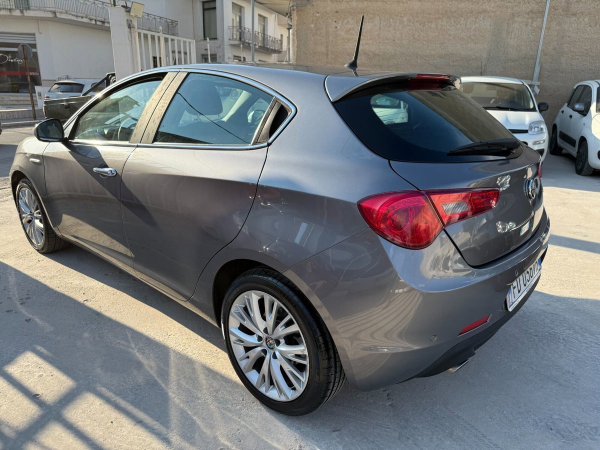 Alfa Romeo Giulietta 1.6 JTDm Ti 120cv (4)