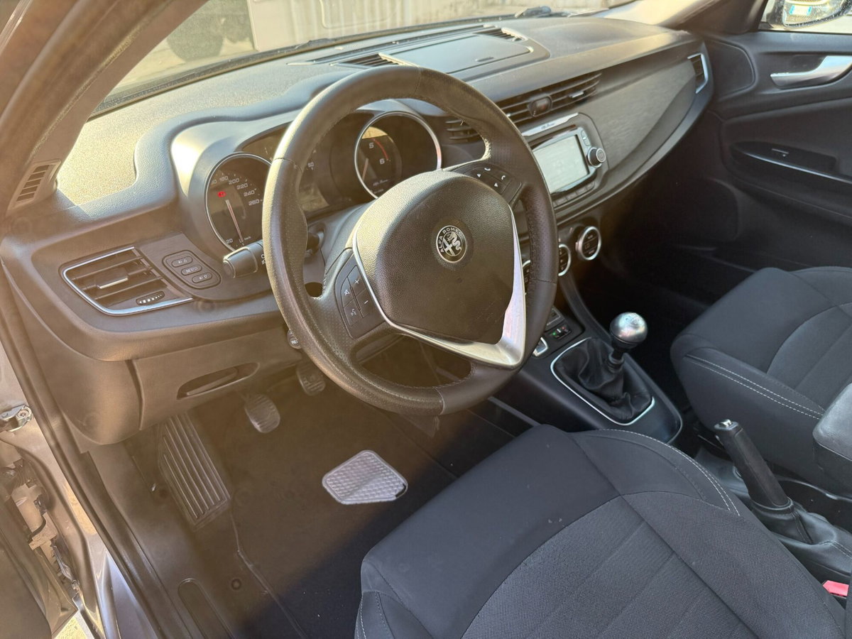 Alfa Romeo Giulietta 1.6 JTDm Ti 120cv (9)