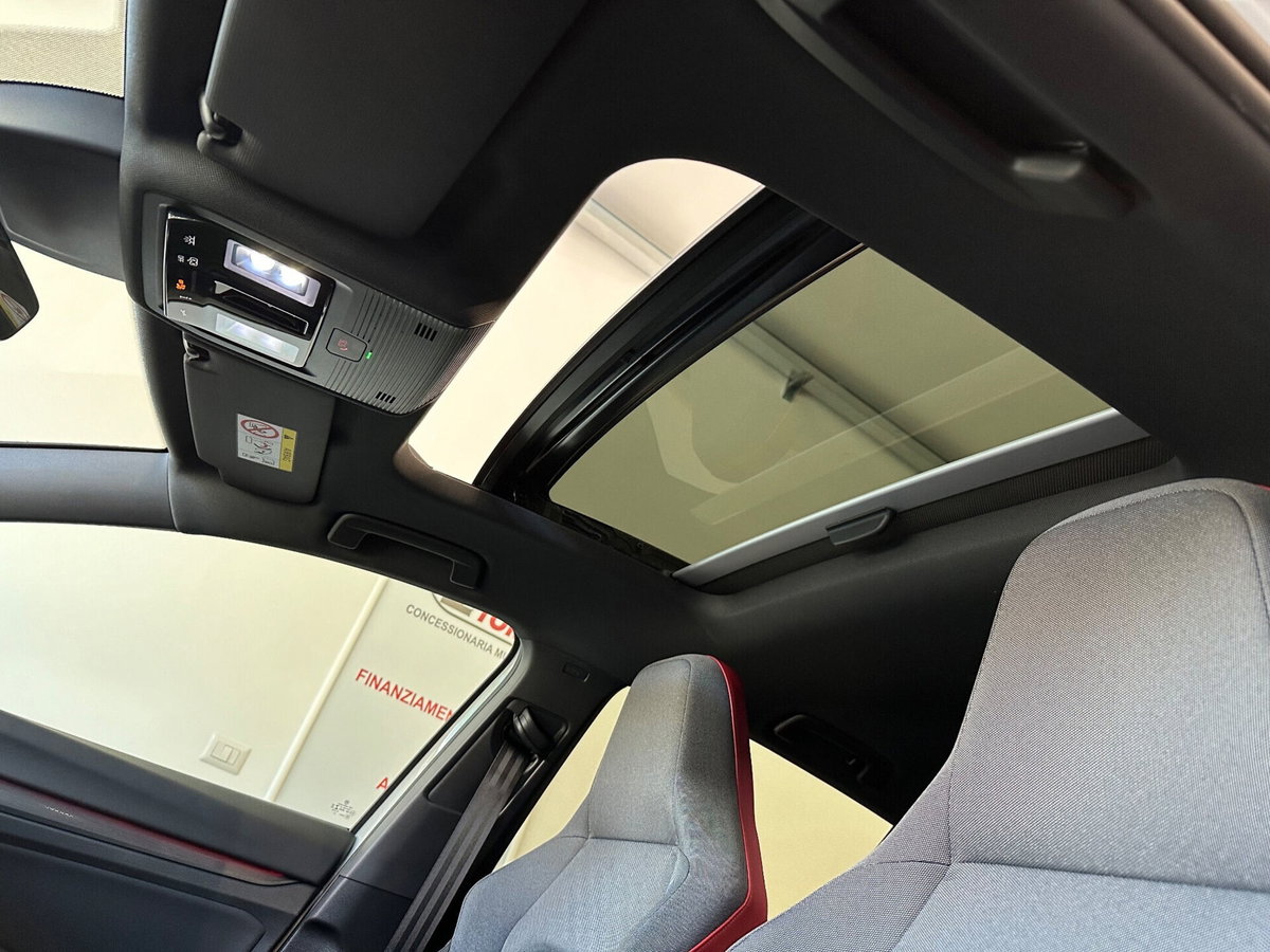 Volkswagen Golf 2.0 TSI GTI DSG (13)