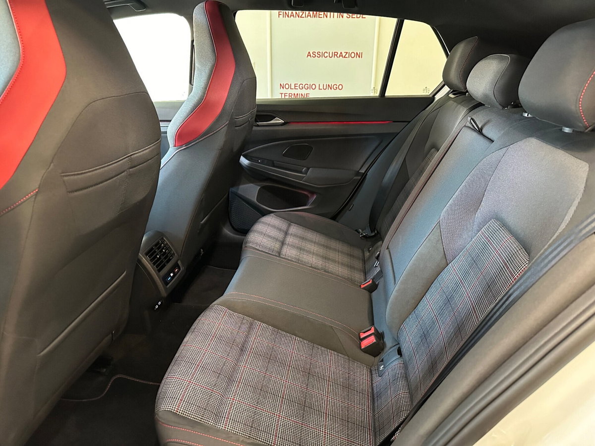 Volkswagen Golf 2.0 TSI GTI DSG (4)