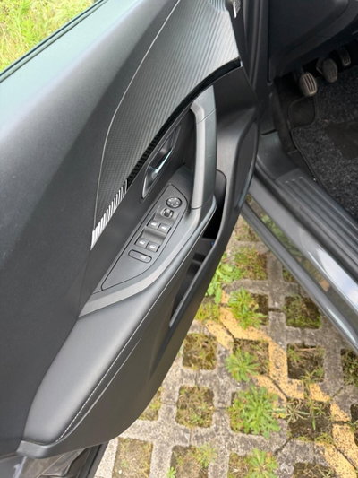 Peugeot 2008 1.2 turbo Allure 100cv (9)