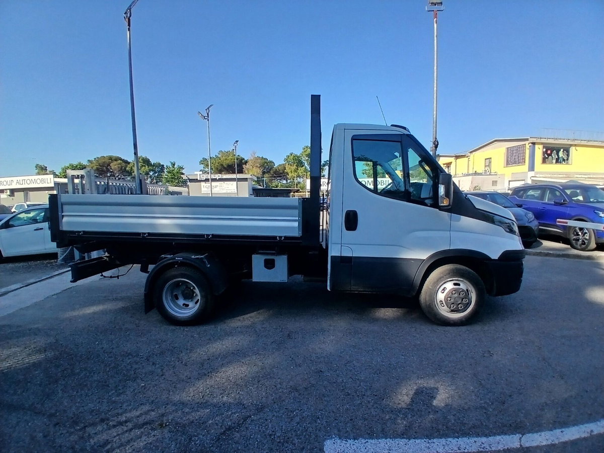 Iveco Daily Telaio 35C14 BTor 2.3 HPT PC-RG Cabinato (4)