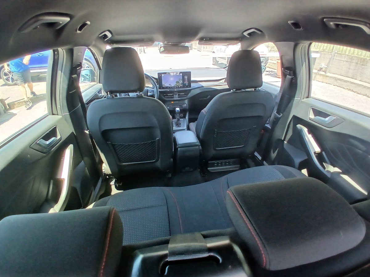 Ford Focus Station Wagon 1.0 EcoBoost Hybrid 125 CV SW ST-Line (17)