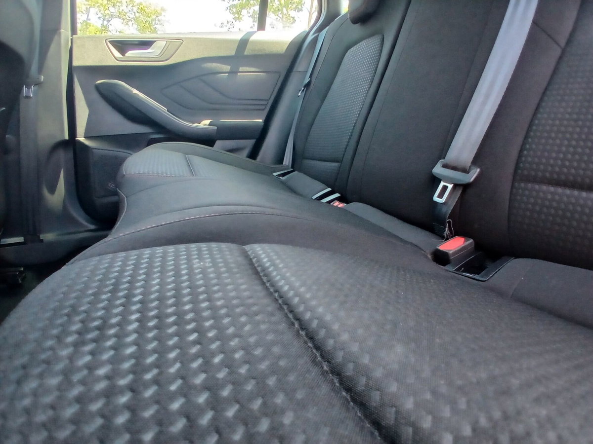 Ford Focus Station Wagon 1.0 EcoBoost Hybrid 125 CV SW ST-Line (20)