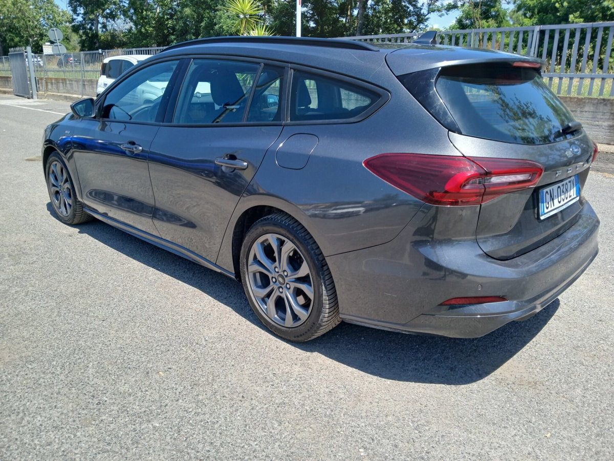 Ford Focus Station Wagon 1.0 EcoBoost Hybrid 125 CV SW ST-Line (7)