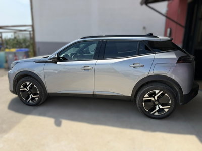 Peugeot 2008 1.2 turbo Allure 100cv (2)