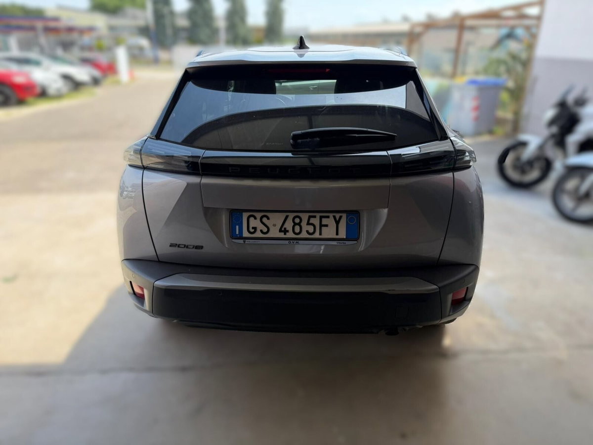 Peugeot 2008 1.2 turbo Allure 100cv (4)
