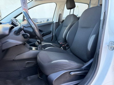 Peugeot 208 82 5 porte Access (6)