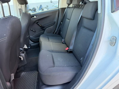 Peugeot 208 82 5 porte Access (9)