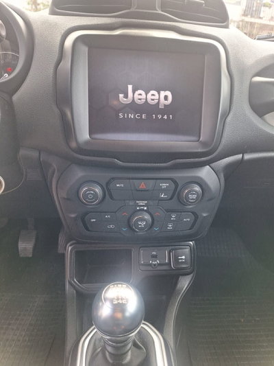 Jeep Renegade 1.6 Mjt 130 CV S (9)