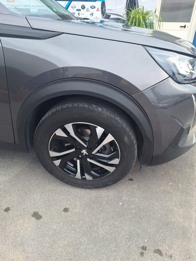 Peugeot 2008 BlueHDi 130 S&S EAT8 Allure Pack (15)