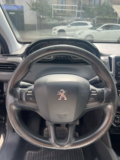 Peugeot 208 VTi 95 CV 5p. GPL Active (9)