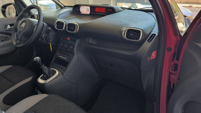 Citroen C3 Picasso 1.6 HDi 90 Seduction (17)