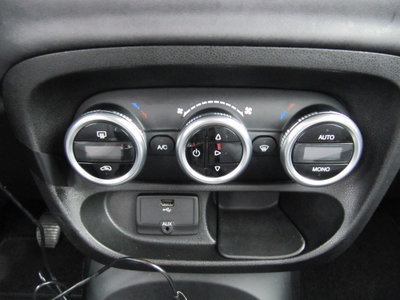 Fiat 500L Living 1.6 Multijet 105 CV Lounge (9)