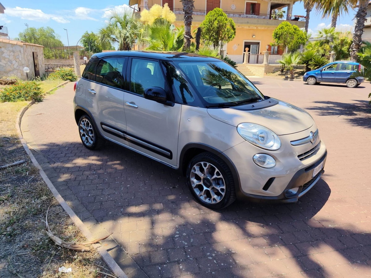Fiat 500L 1.6 Multijet 105 CV Trekking (2)