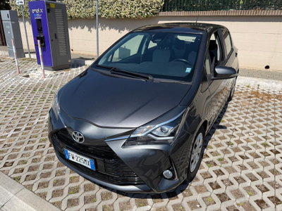 Toyota Yaris 1.0 72 CV 5 porte Lounge (2)